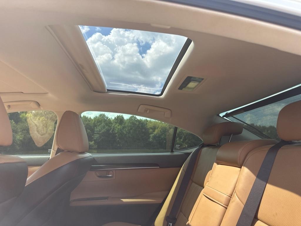 Lexus ES 350 4dr Sdn 2016
