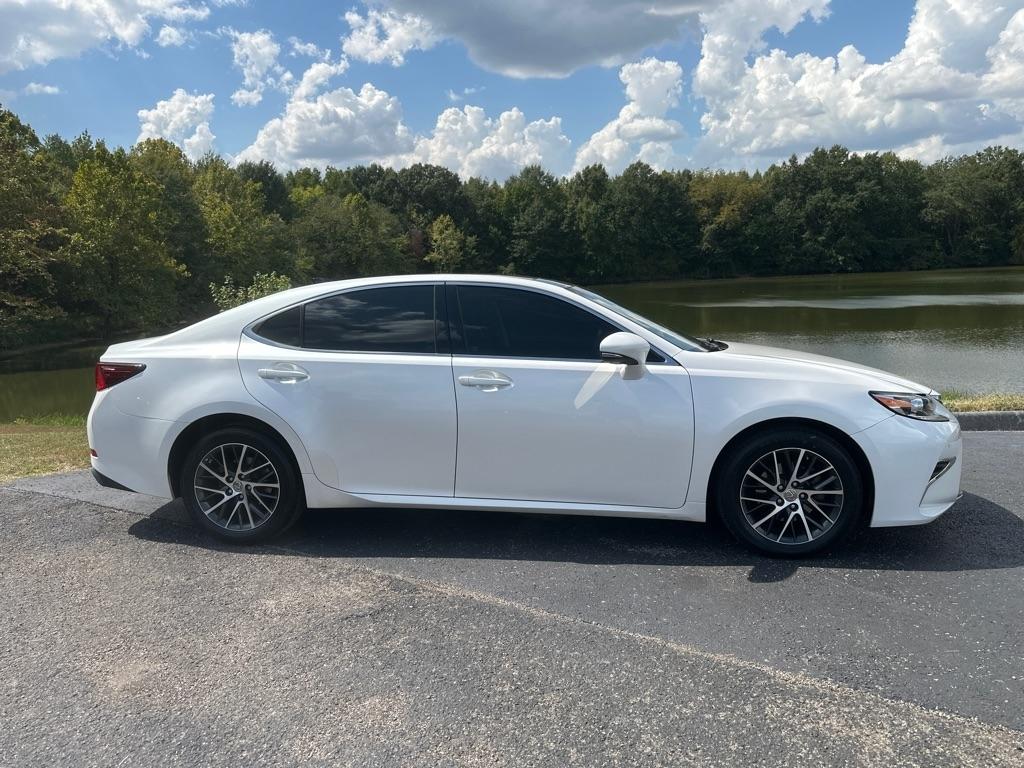 Lexus ES 350 4dr Sdn 2016