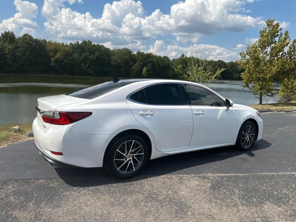 Lexus ES 350 4dr Sdn 2016