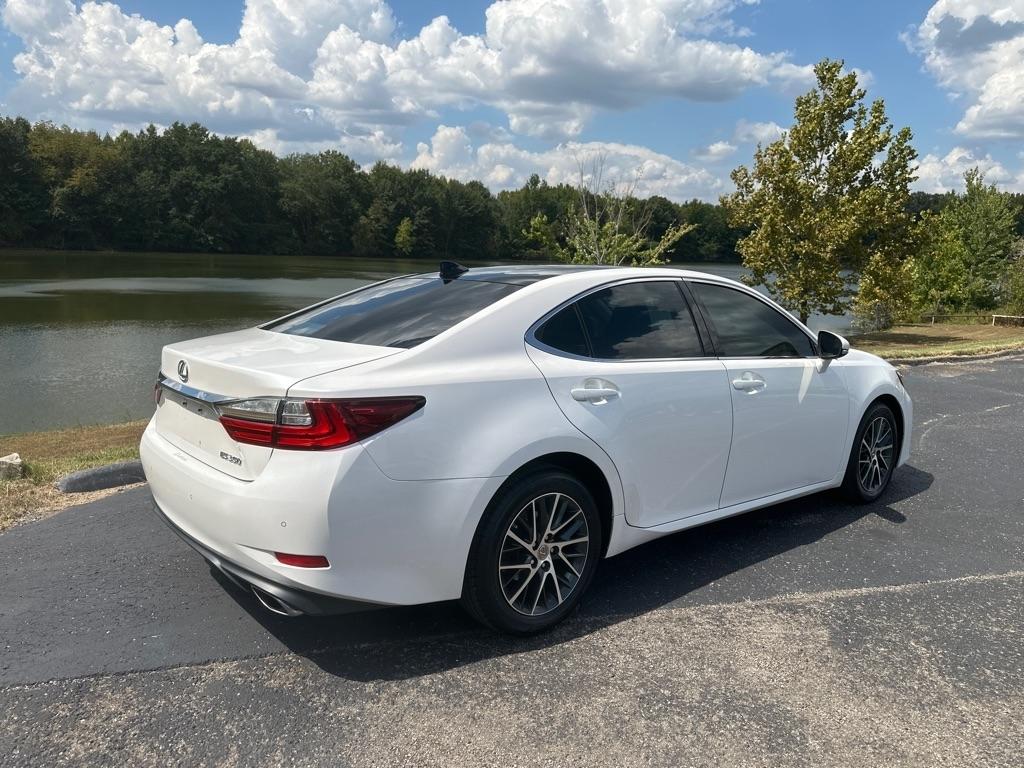 Lexus ES 350 4dr Sdn 2016