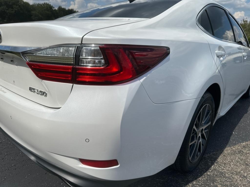 Lexus ES 350 4dr Sdn 2016
