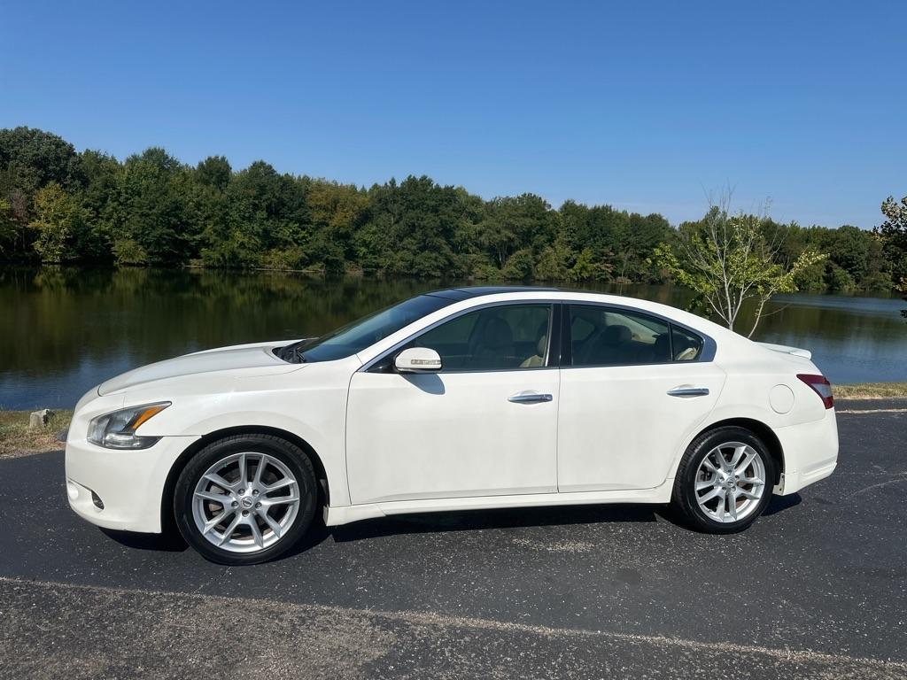 Nissan Maxima 4dr Sdn V6 CVT 3.5 SV w/Premium Pkg 2010