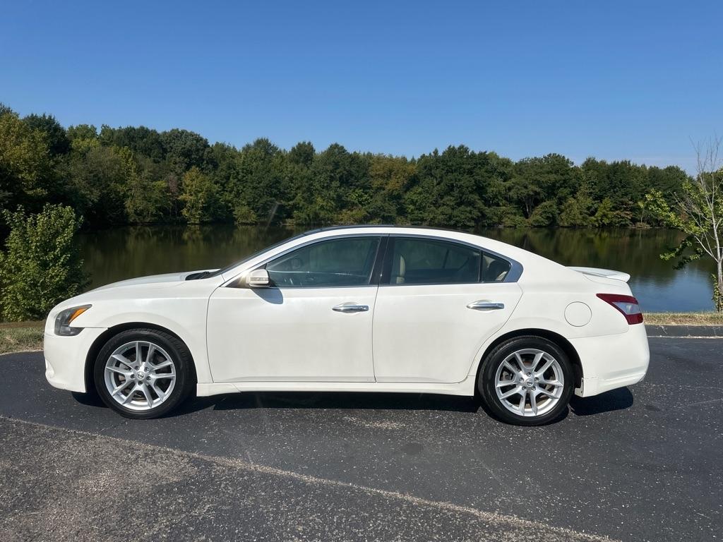 Nissan Maxima 4dr Sdn V6 CVT 3.5 SV w/Premium Pkg 2010