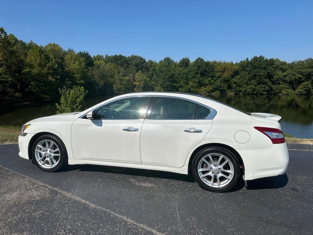 Nissan Maxima 4dr Sdn V6 CVT 3.5 SV w/Premium Pkg 2010