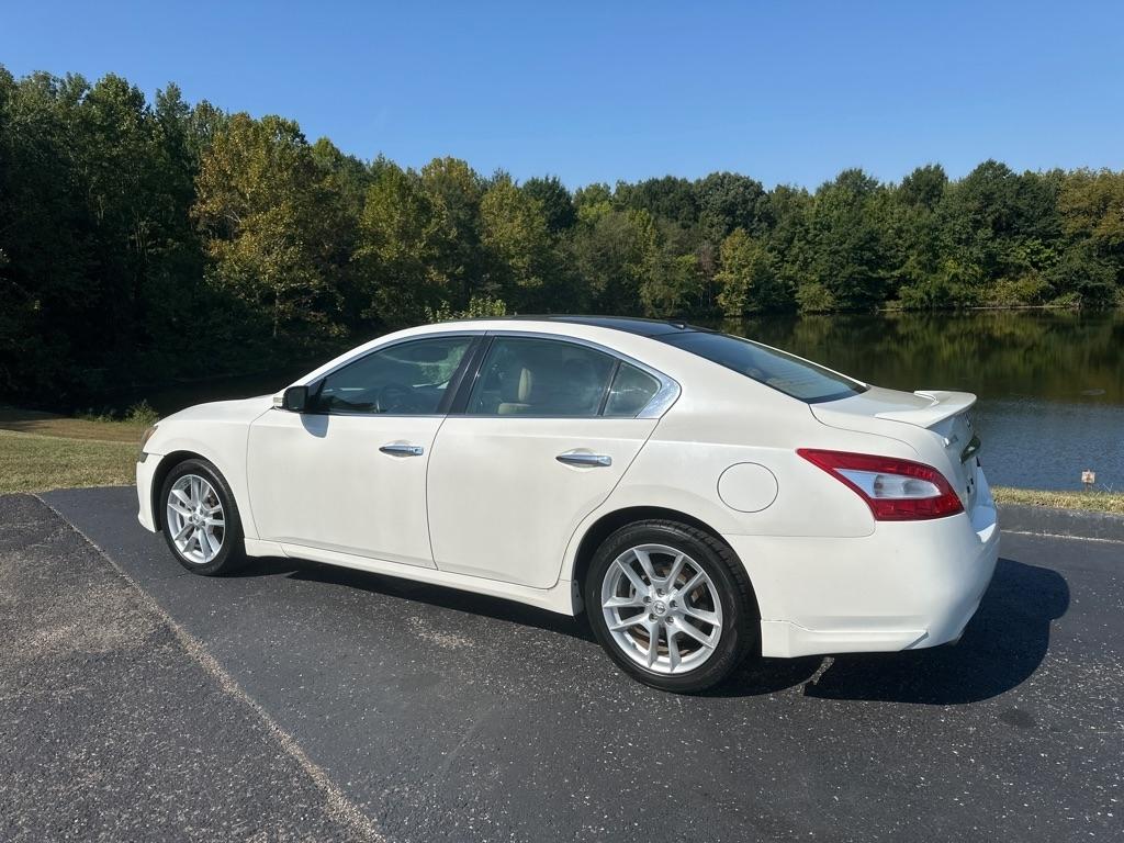 Nissan Maxima 4dr Sdn V6 CVT 3.5 SV w/Premium Pkg 2010