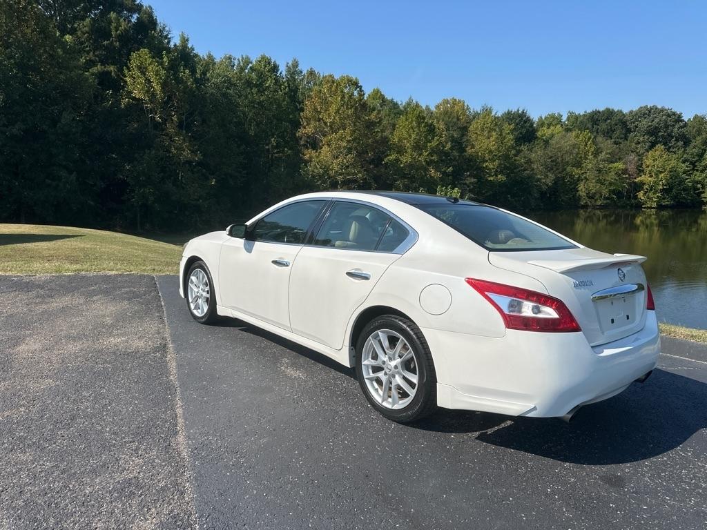 Nissan Maxima 4dr Sdn V6 CVT 3.5 SV w/Premium Pkg 2010