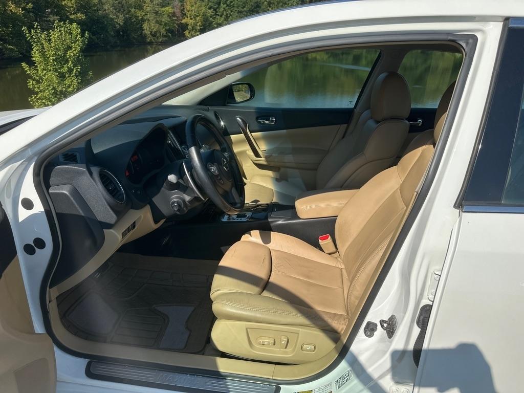 Nissan Maxima 4dr Sdn V6 CVT 3.5 SV w/Premium Pkg 2010