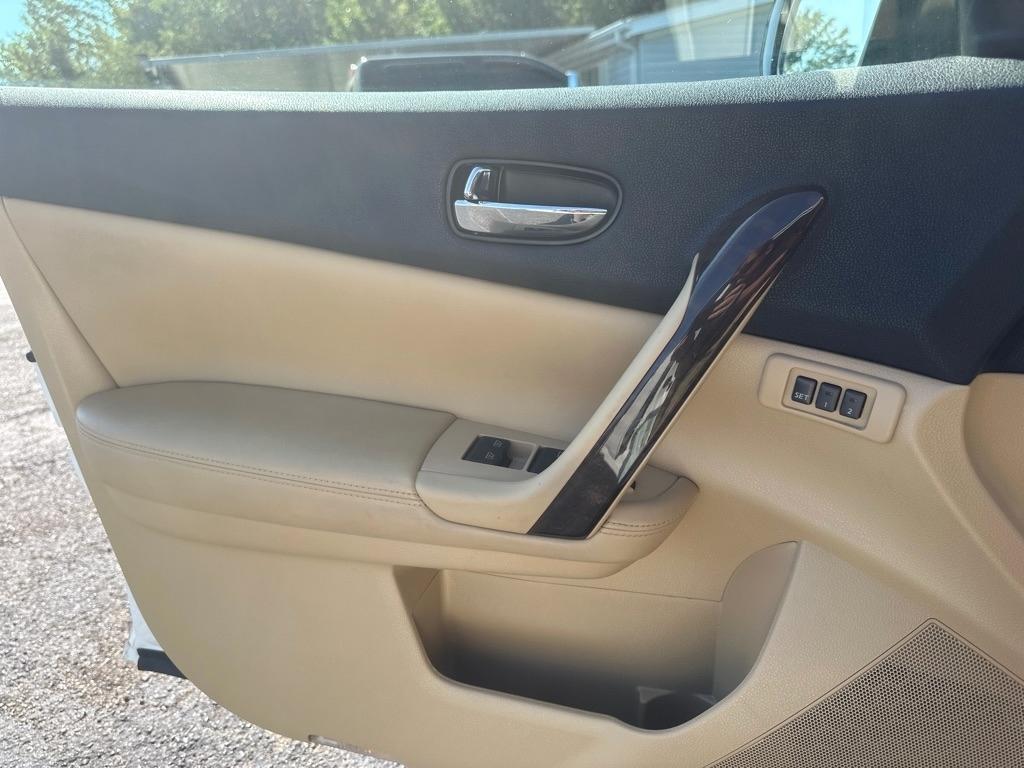 Nissan Maxima 4dr Sdn V6 CVT 3.5 SV w/Premium Pkg 2010