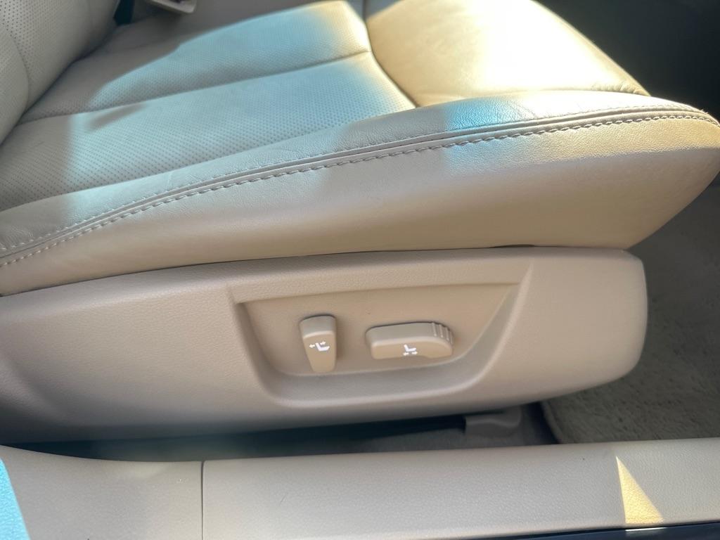 Nissan Maxima 4dr Sdn V6 CVT 3.5 SV w/Premium Pkg 2010