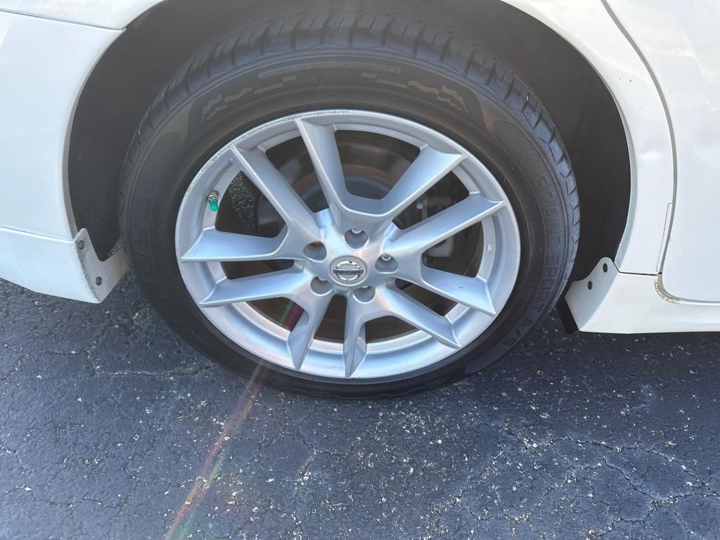 Nissan Maxima 4dr Sdn V6 CVT 3.5 SV w/Premium Pkg 2010
