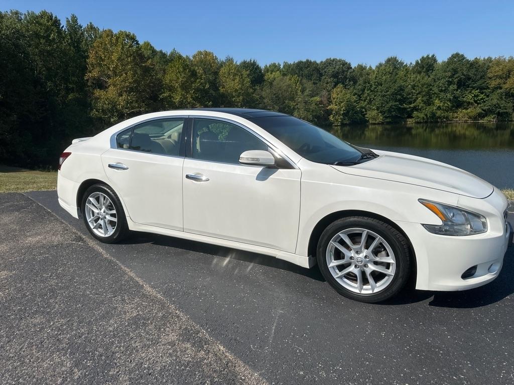 Nissan Maxima 4dr Sdn V6 CVT 3.5 SV w/Premium Pkg 2010