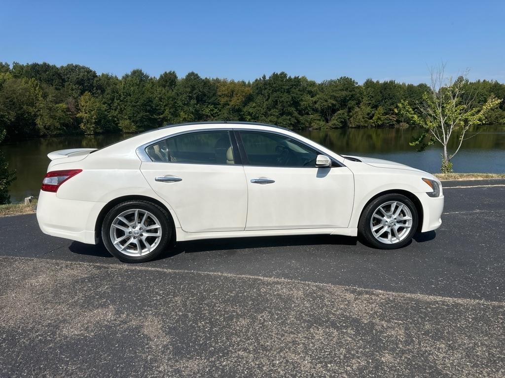 Nissan Maxima 4dr Sdn V6 CVT 3.5 SV w/Premium Pkg 2010