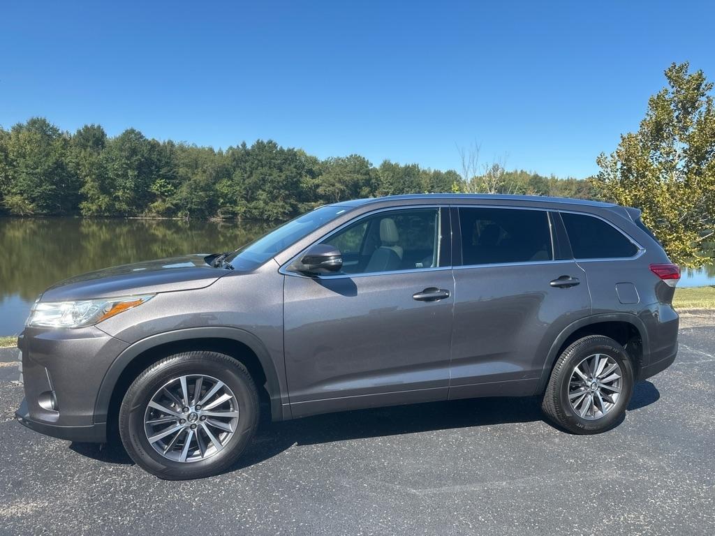 Toyota Highlander XLE V6 FWD (Natl) 2017