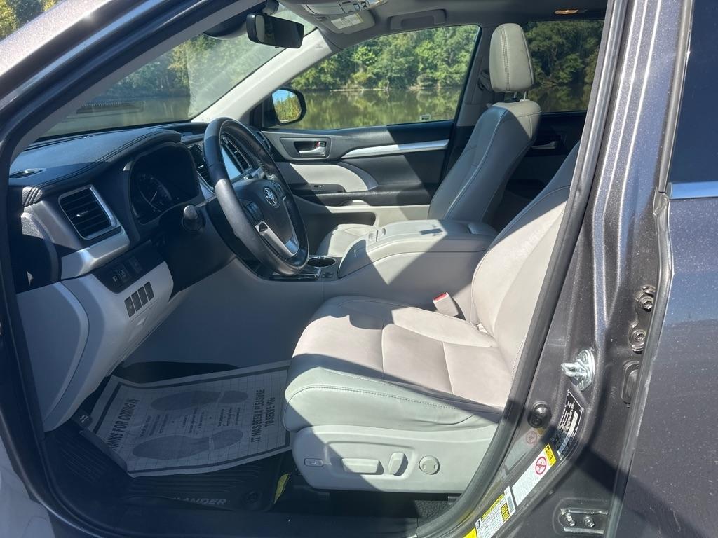 Toyota Highlander XLE V6 FWD (Natl) 2017