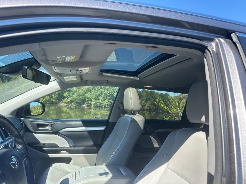 Toyota Highlander XLE V6 FWD (Natl) 2017
