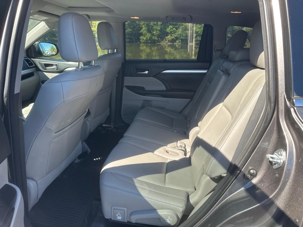 Toyota Highlander XLE V6 FWD (Natl) 2017