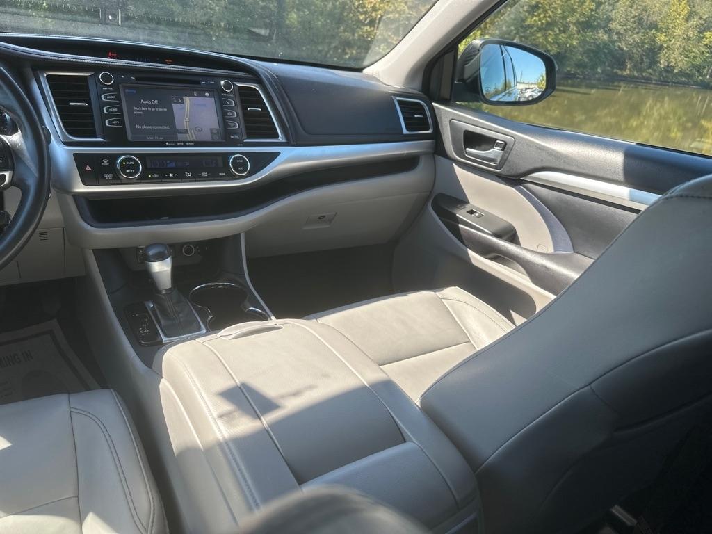 Toyota Highlander XLE V6 FWD (Natl) 2017