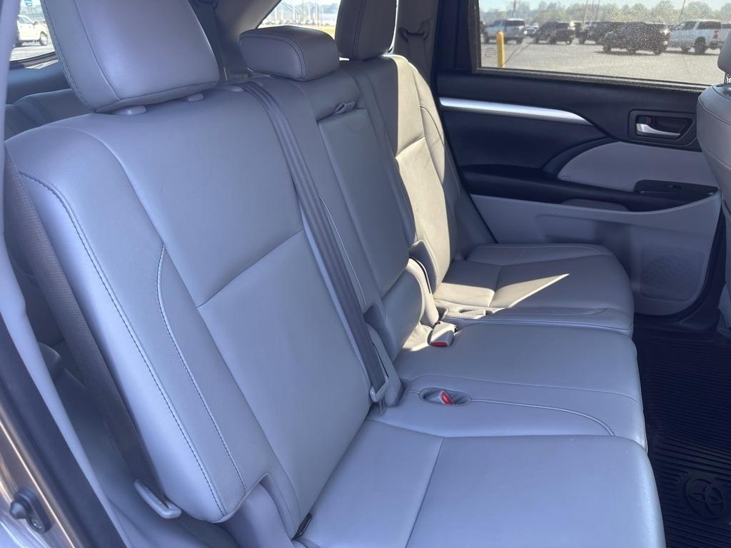 Toyota Highlander XLE V6 FWD (Natl) 2017