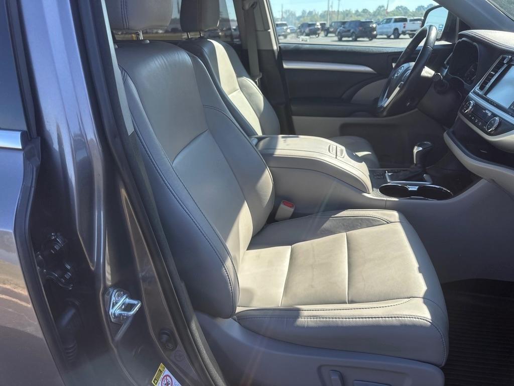Toyota Highlander XLE V6 FWD (Natl) 2017
