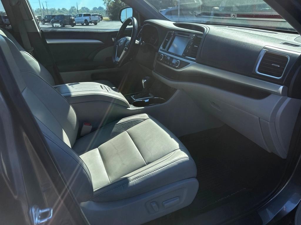 Toyota Highlander XLE V6 FWD (Natl) 2017