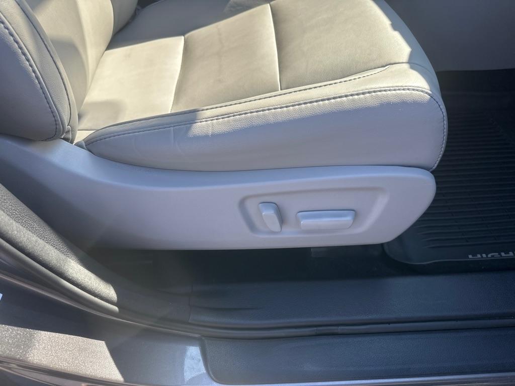 Toyota Highlander XLE V6 FWD (Natl) 2017