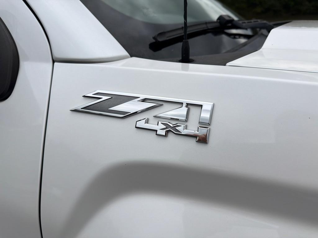 GMC Sierra 1500 4WD Crew Cab 143.5" SLT 2018