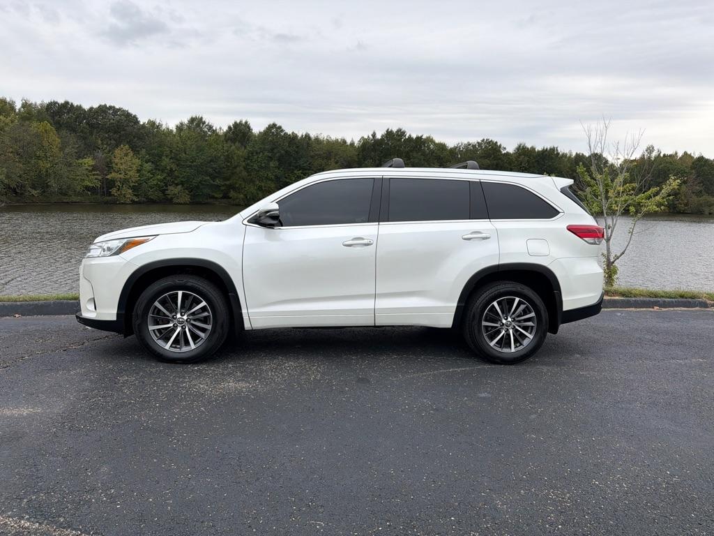 Toyota Highlander XLE V6 AWD (Natl) 2017