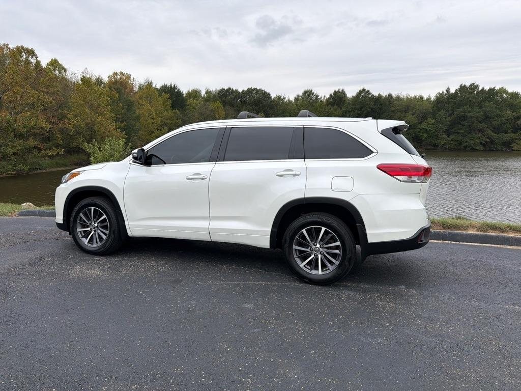 Toyota Highlander XLE V6 AWD (Natl) 2017