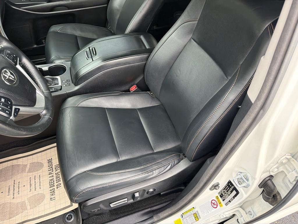 Toyota Highlander XLE V6 AWD (Natl) 2017