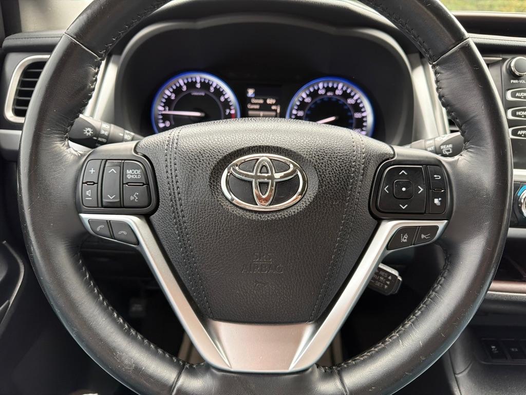 Toyota Highlander XLE V6 AWD (Natl) 2017