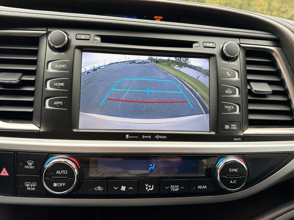 Toyota Highlander XLE V6 AWD (Natl) 2017