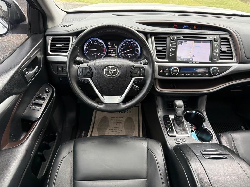 Toyota Highlander XLE V6 AWD (Natl) 2017