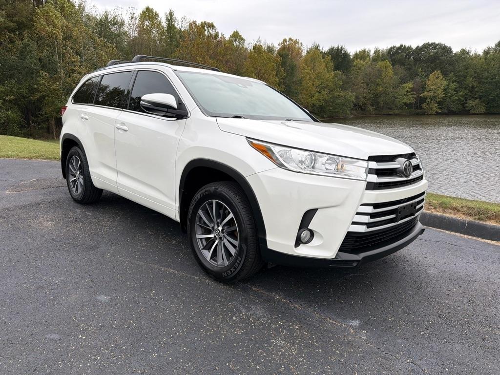 Toyota Highlander XLE V6 AWD (Natl) 2017