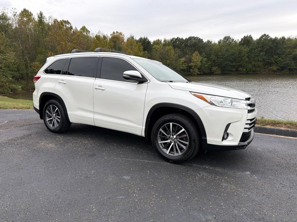 Toyota Highlander XLE V6 AWD (Natl) 2017
