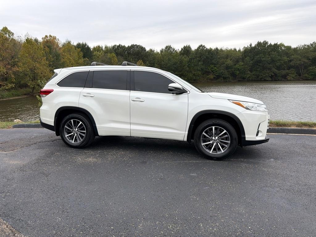 Toyota Highlander XLE V6 AWD (Natl) 2017