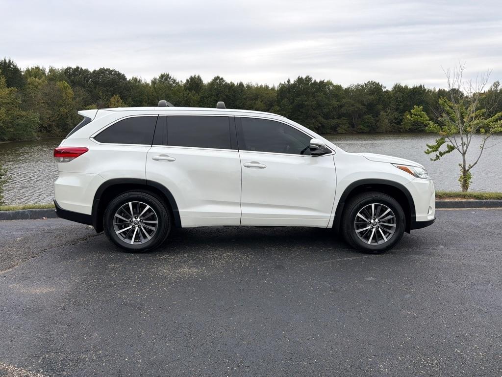 Toyota Highlander XLE V6 AWD (Natl) 2017