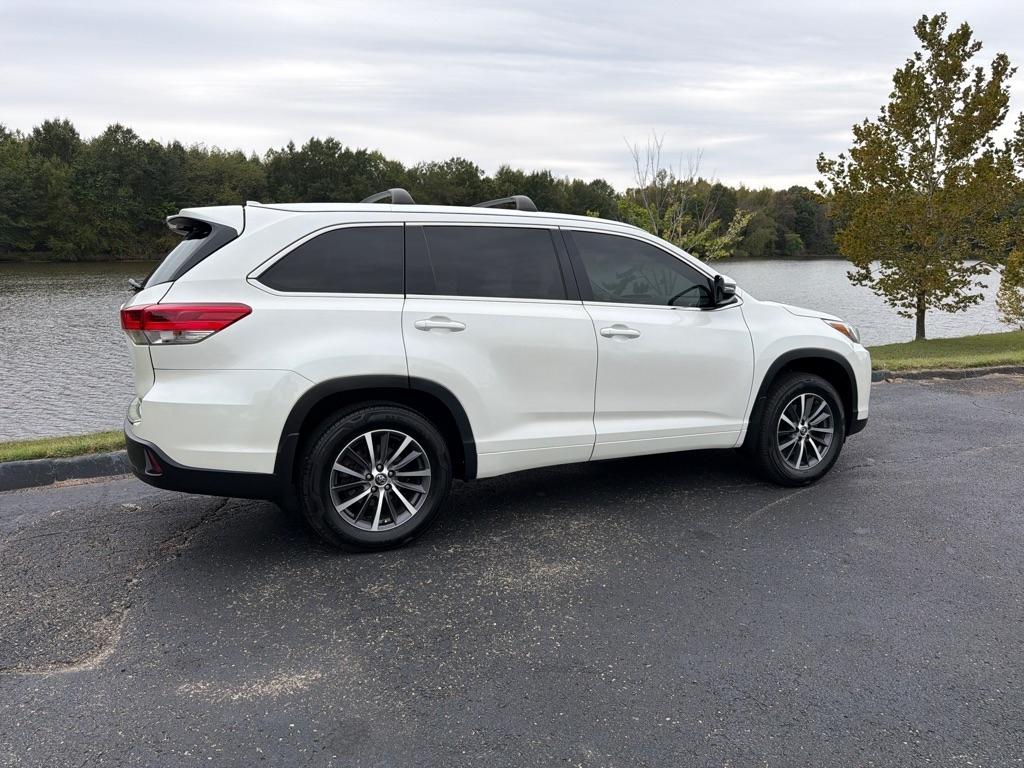 Toyota Highlander XLE V6 AWD (Natl) 2017