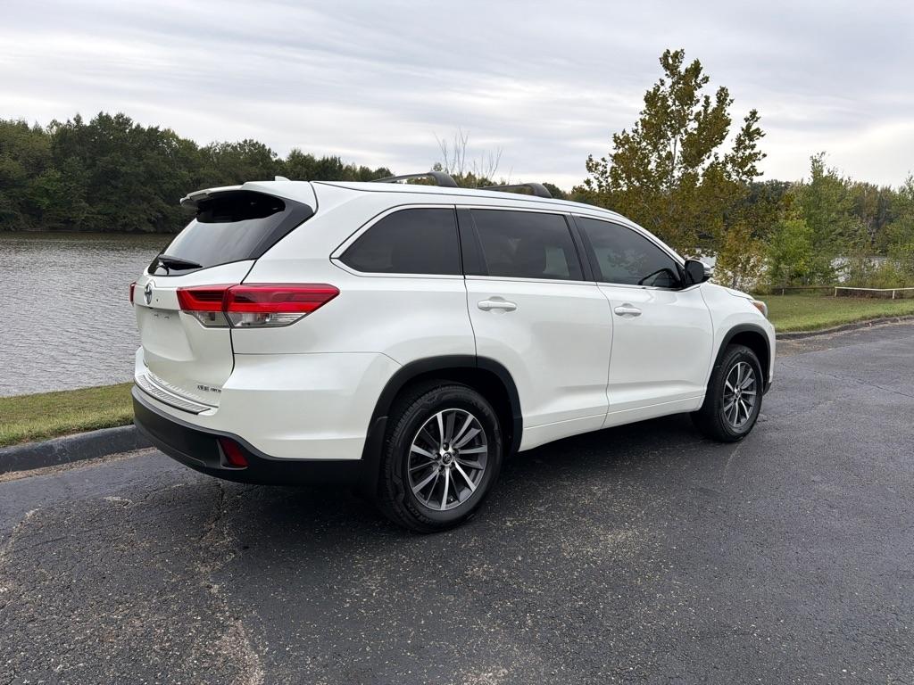 Toyota Highlander XLE V6 AWD (Natl) 2017