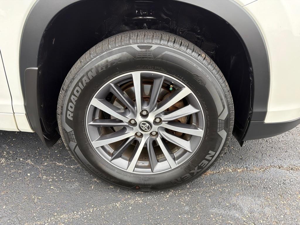 Toyota Highlander XLE V6 AWD (Natl) 2017
