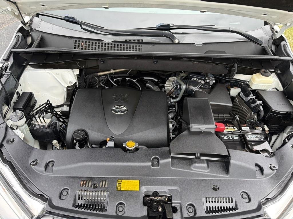 Toyota Highlander XLE V6 AWD (Natl) 2017