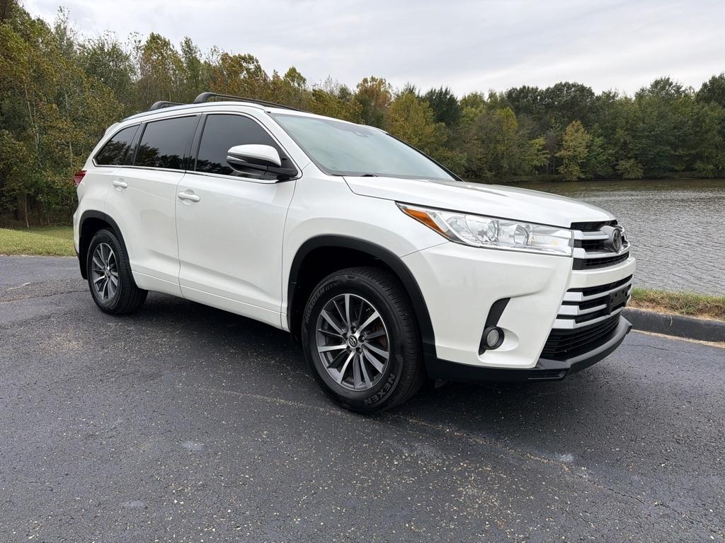 Toyota Highlander XLE V6 AWD (Natl) 2017
