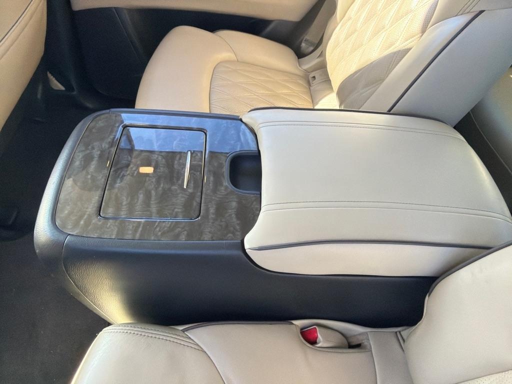Nissan Armada 4x2 Platinum 2022