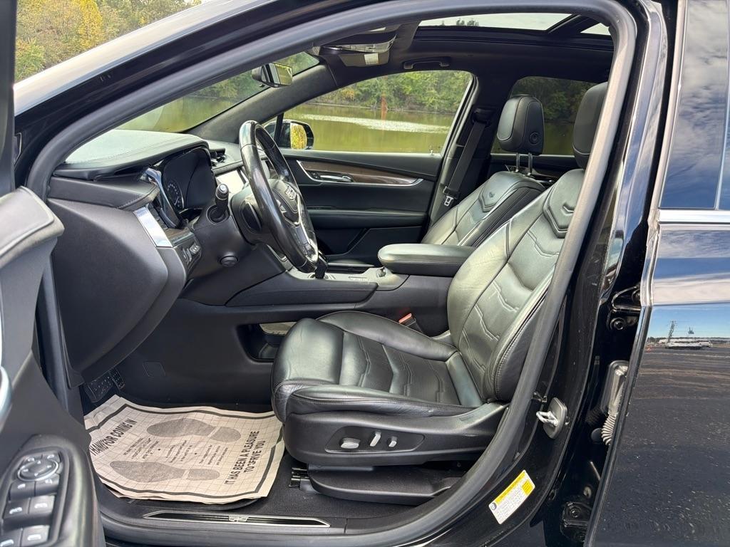 Cadillac XT5 AWD 4dr Platinum 2019