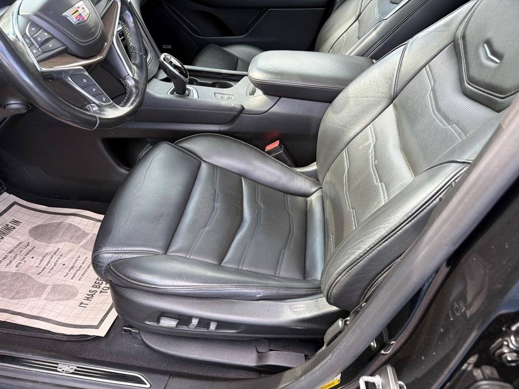 Cadillac XT5 AWD 4dr Platinum 2019