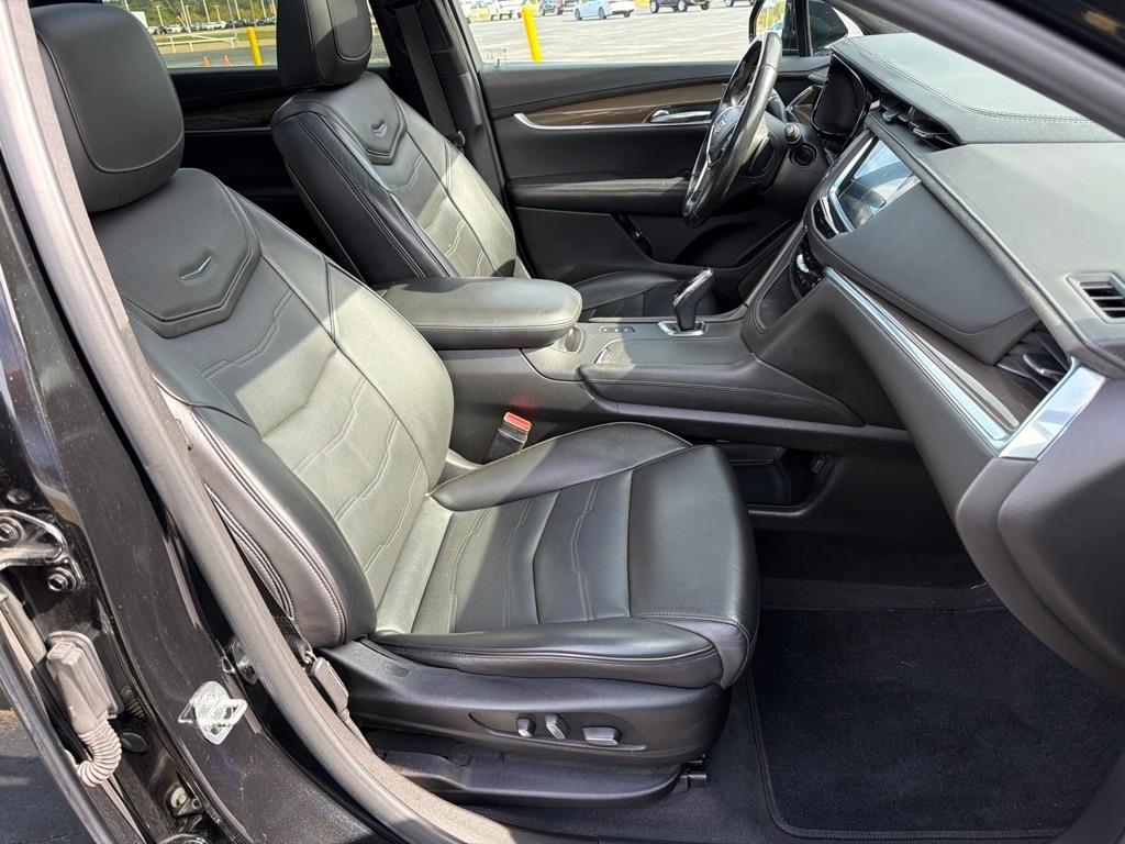 Cadillac XT5 AWD 4dr Platinum 2019