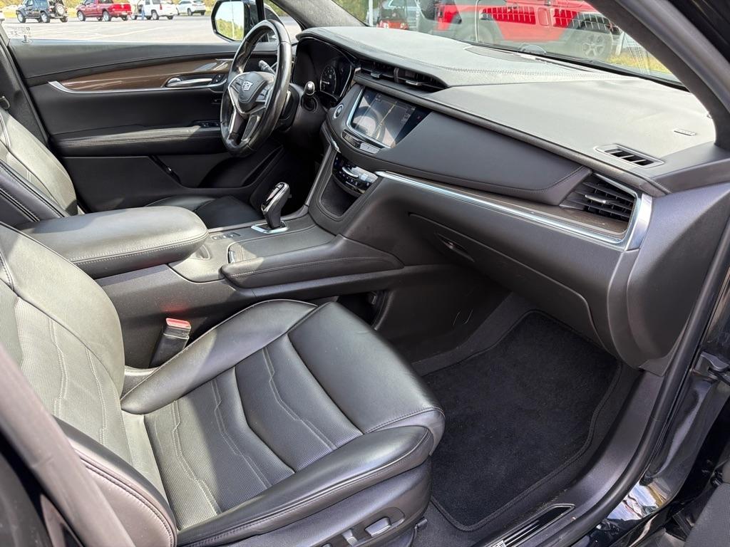 Cadillac XT5 AWD 4dr Platinum 2019