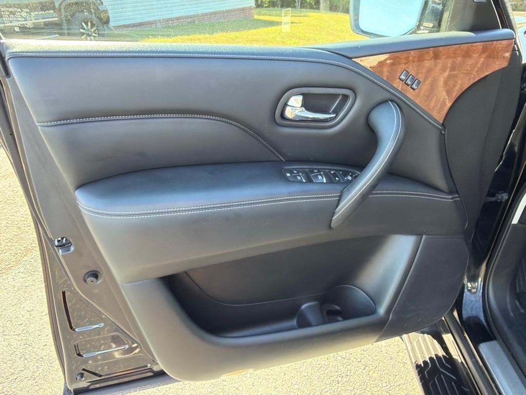 Infiniti QX80 LUXE AWD 2019