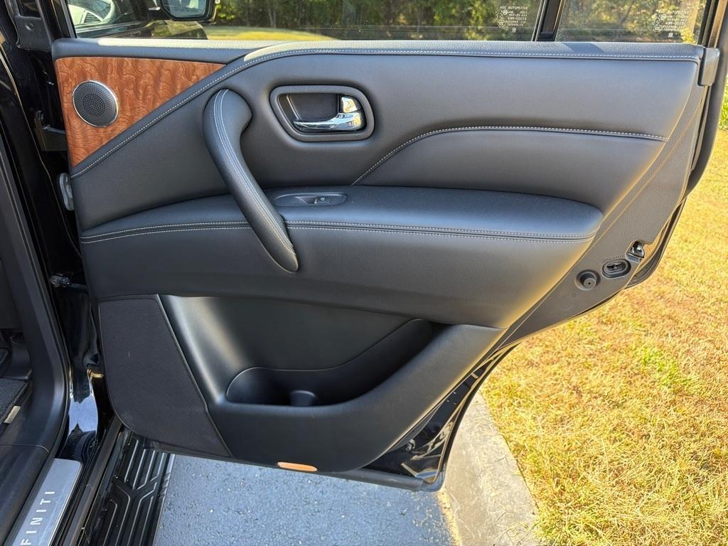 Infiniti QX80 LUXE AWD 2019