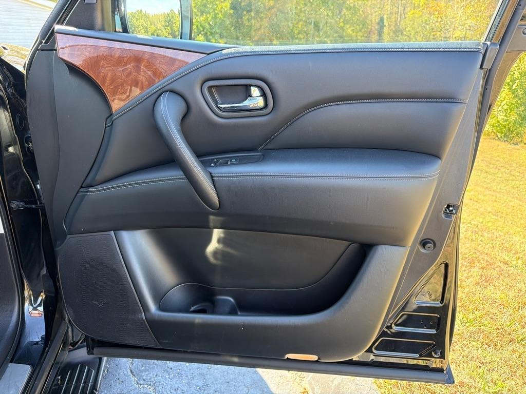 Infiniti QX80 LUXE AWD 2019