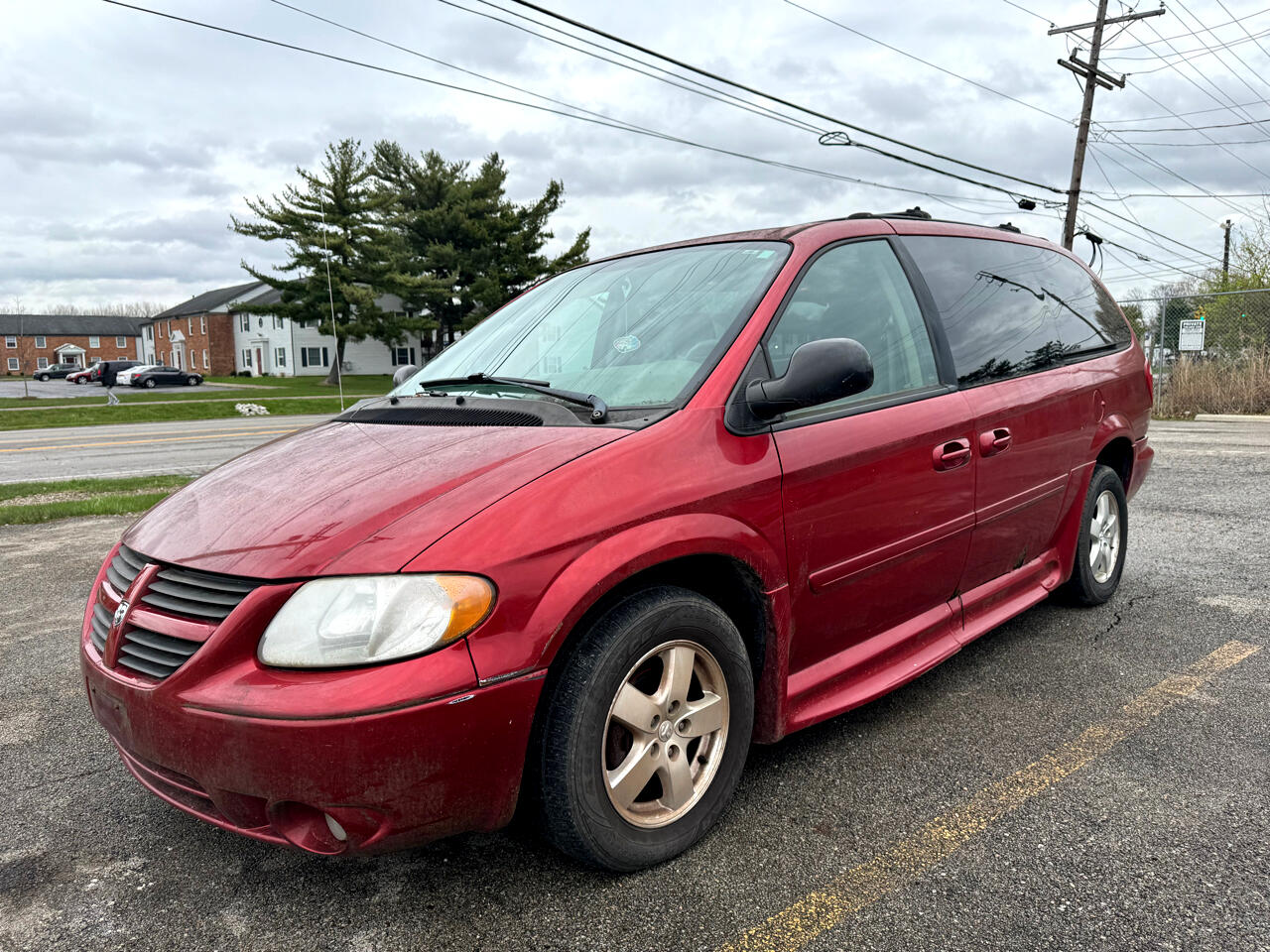 Used 2005 Dodge Grand Caravan SXT with VIN 2D4GP44LX5R534208 for sale in Columbus, OH